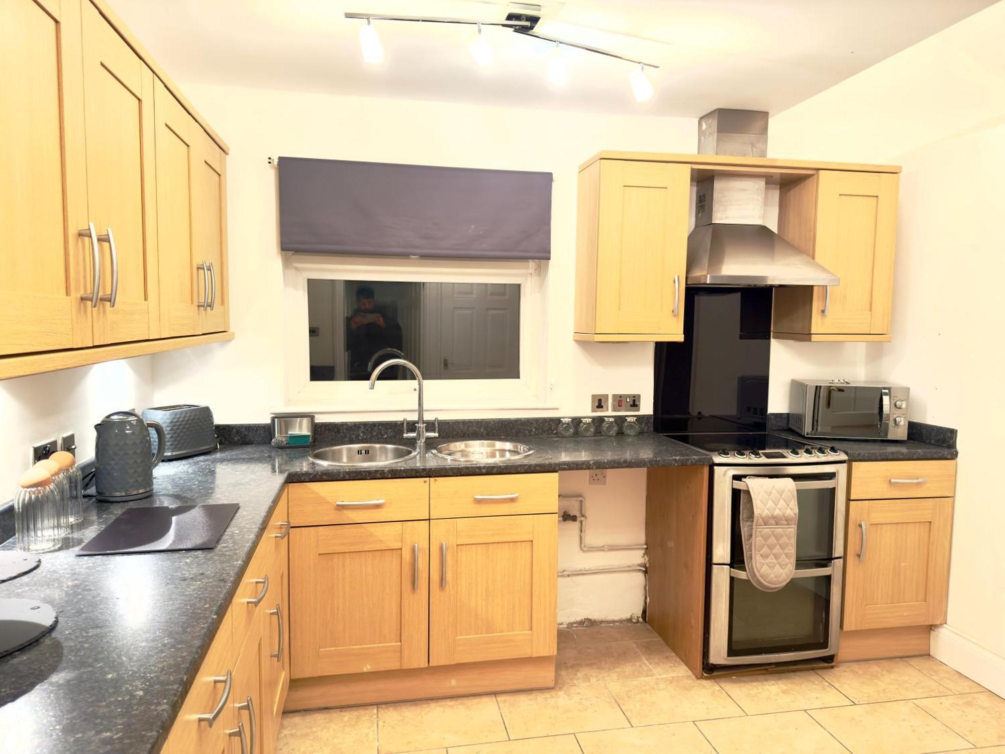 Rnm - Business Professionals Ready, Cost Effective For Large Stays! 3 Bedroom Lounge, Private Access & Entire Place, Kitchen & Washroom With Amenities, Smart Tv, Easy Access, Fast Wifi, Large Driveway, Great Transport Links, Near Worcester Hospital A Eksteriør bilde