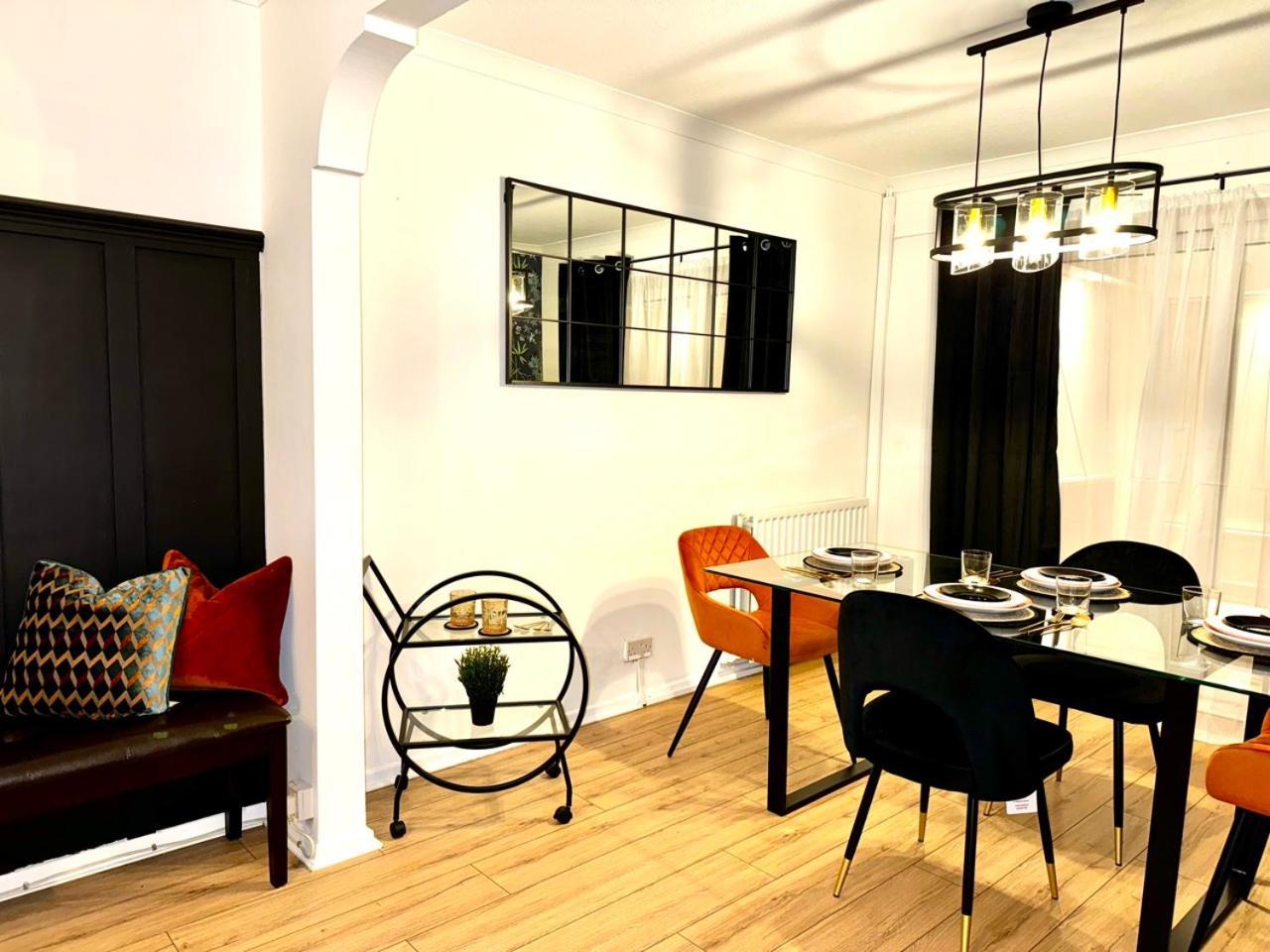 Rnm - Business Professionals Ready, Cost Effective For Large Stays! 3 Bedroom Lounge, Private Access & Entire Place, Kitchen & Washroom With Amenities, Smart Tv, Easy Access, Fast Wifi, Large Driveway, Great Transport Links, Near Worcester Hospital A Eksteriør bilde