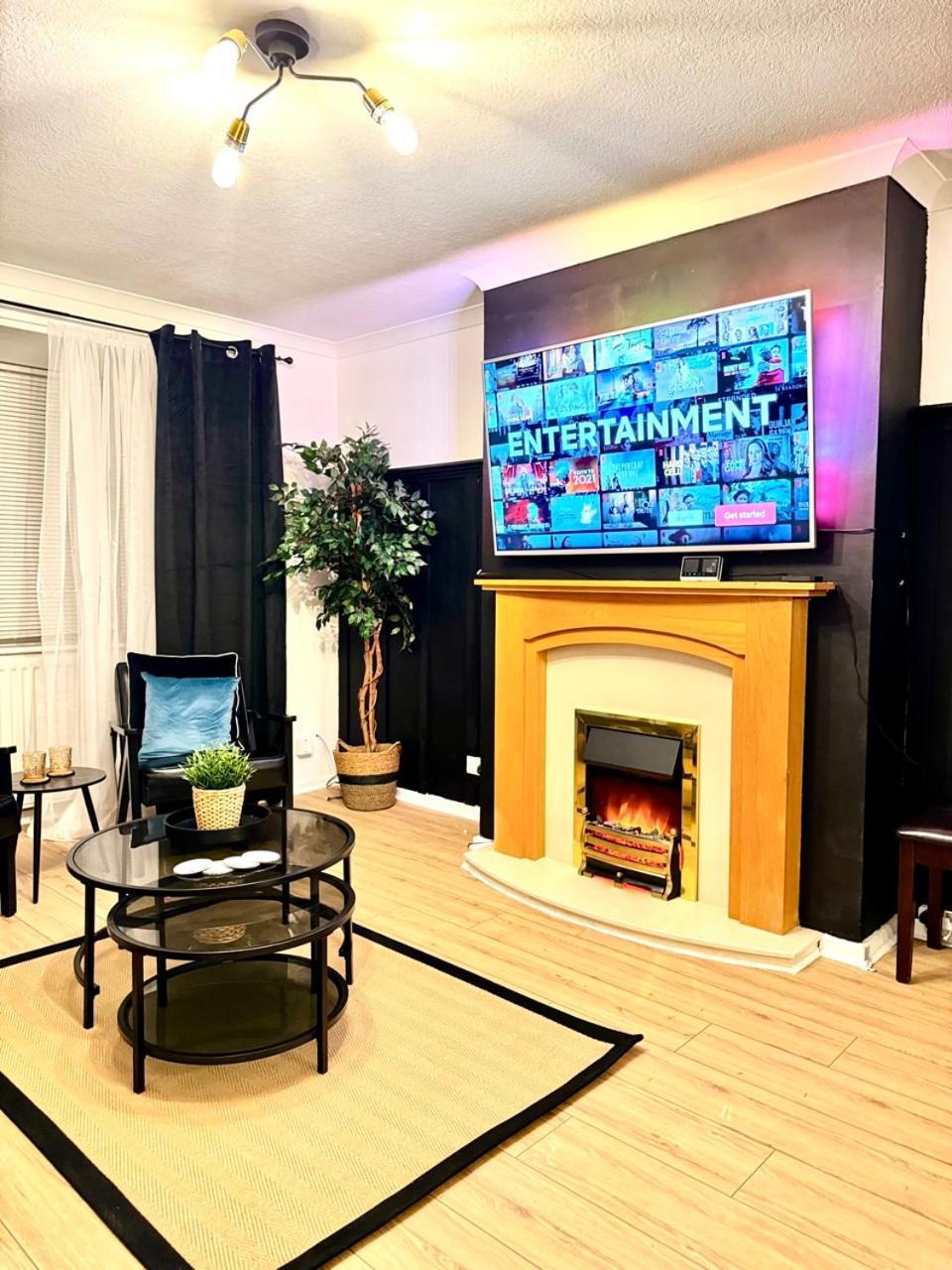 Rnm - Business Professionals Ready, Cost Effective For Large Stays! 3 Bedroom Lounge, Private Access & Entire Place, Kitchen & Washroom With Amenities, Smart Tv, Easy Access, Fast Wifi, Large Driveway, Great Transport Links, Near Worcester Hospital A Eksteriør bilde