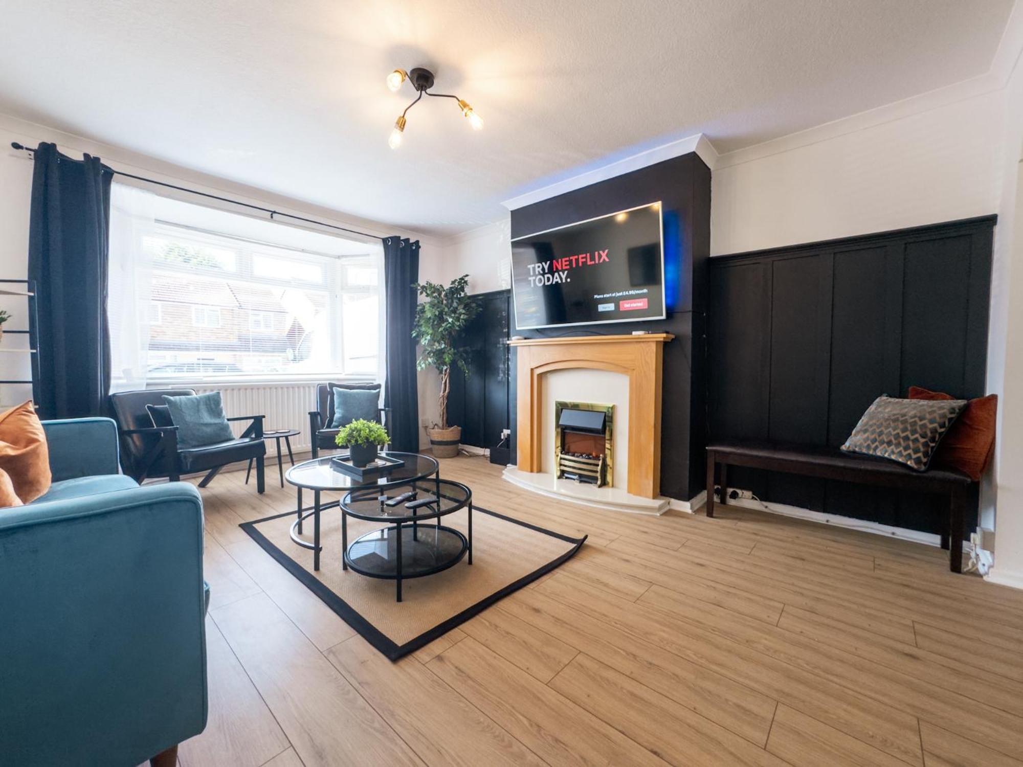 Rnm - Business Professionals Ready, Cost Effective For Large Stays! 3 Bedroom Lounge, Private Access & Entire Place, Kitchen & Washroom With Amenities, Smart Tv, Easy Access, Fast Wifi, Large Driveway, Great Transport Links, Near Worcester Hospital A Eksteriør bilde