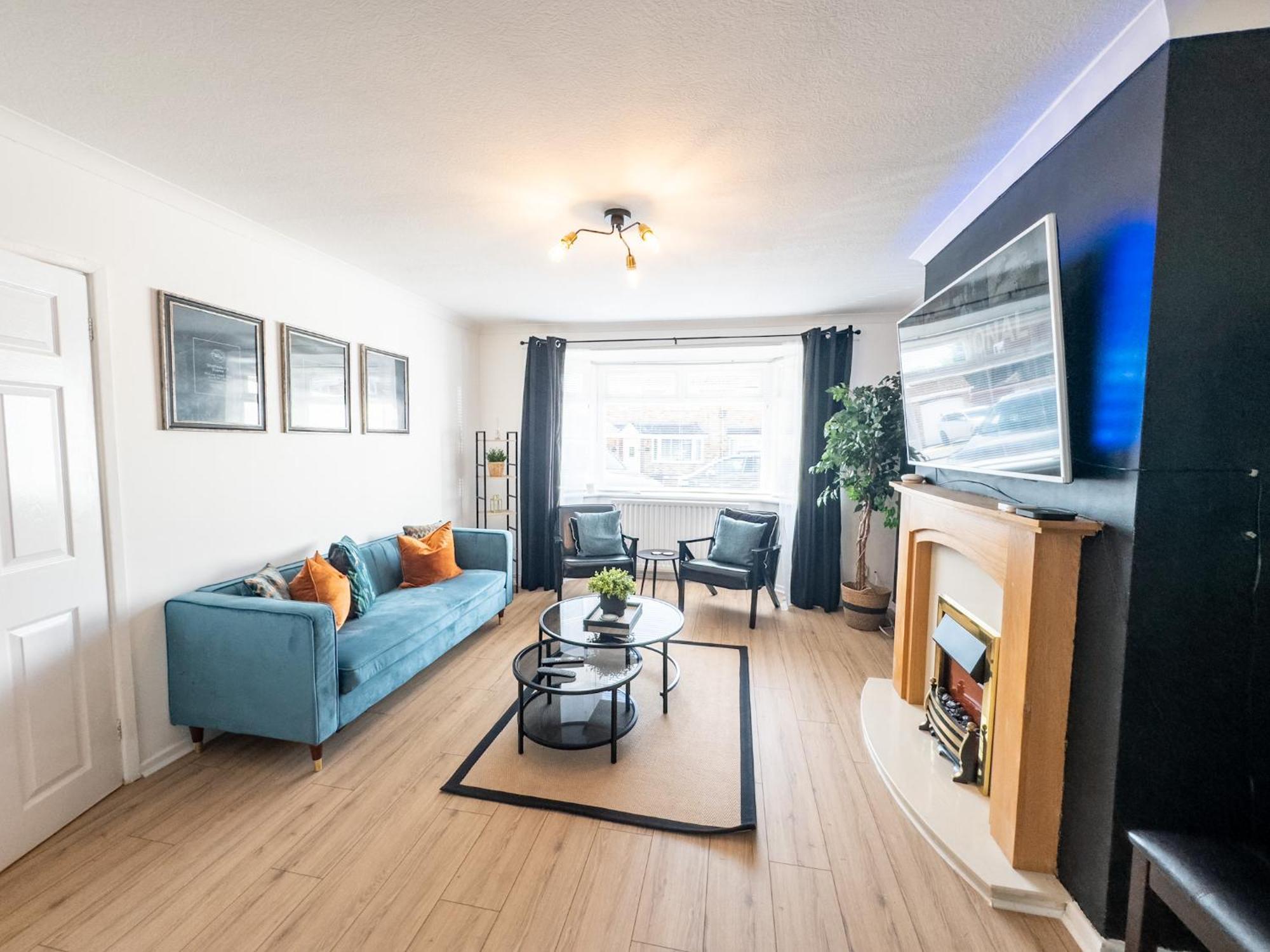 Rnm - Business Professionals Ready, Cost Effective For Large Stays! 3 Bedroom Lounge, Private Access & Entire Place, Kitchen & Washroom With Amenities, Smart Tv, Easy Access, Fast Wifi, Large Driveway, Great Transport Links, Near Worcester Hospital A Eksteriør bilde