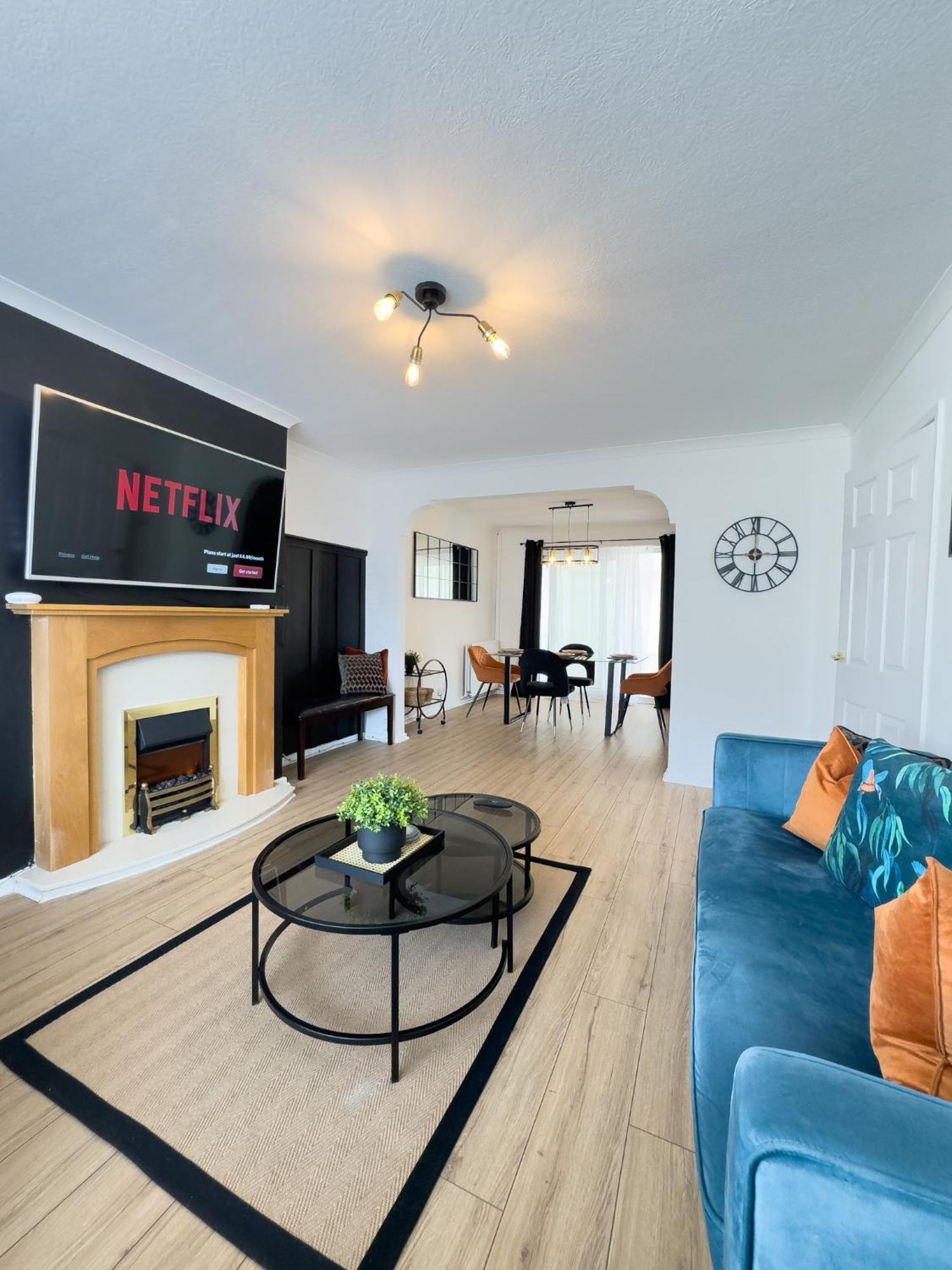 Rnm - Business Professionals Ready, Cost Effective For Large Stays! 3 Bedroom Lounge, Private Access & Entire Place, Kitchen & Washroom With Amenities, Smart Tv, Easy Access, Fast Wifi, Large Driveway, Great Transport Links, Near Worcester Hospital A Eksteriør bilde