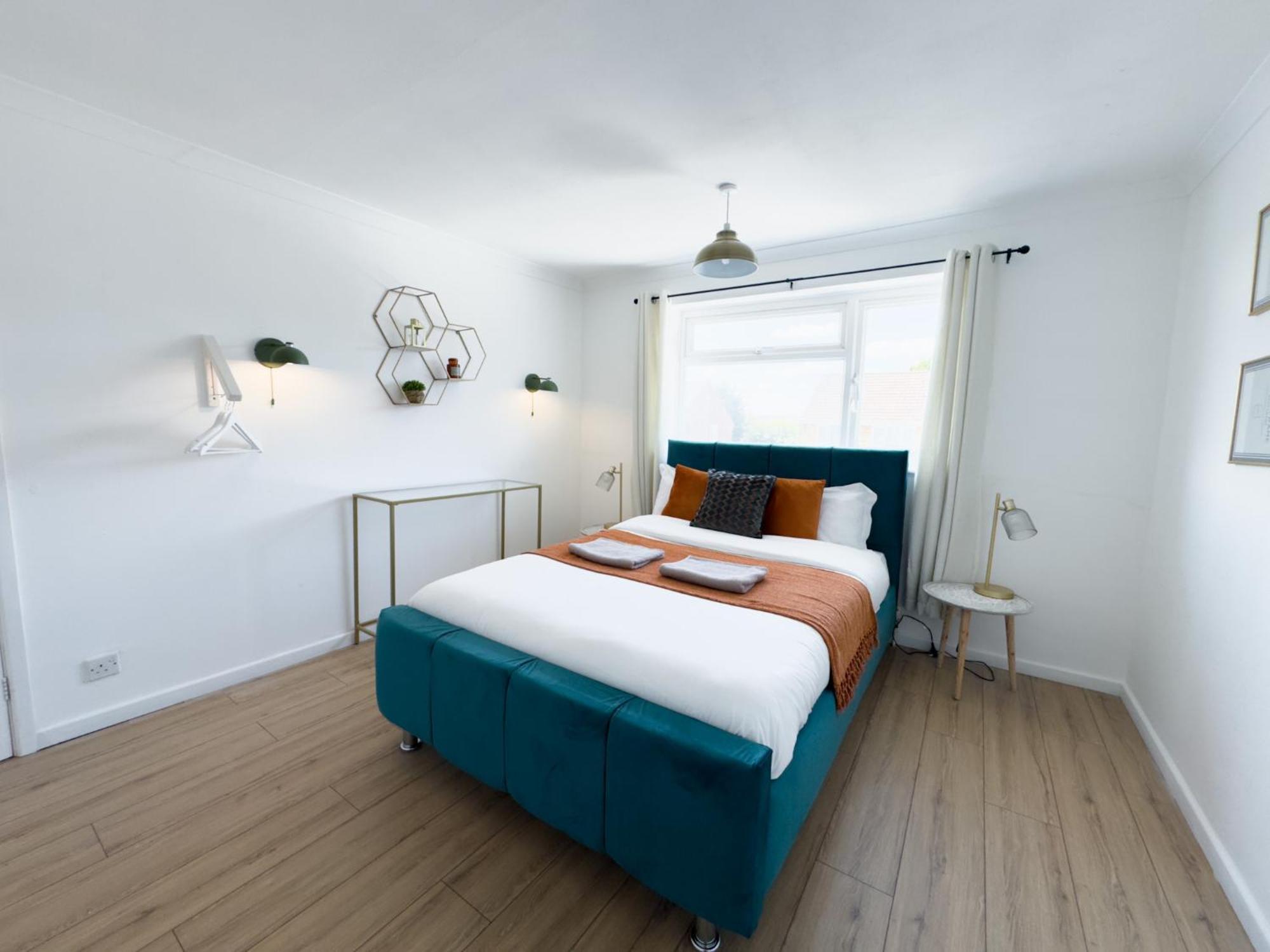 Rnm - Business Professionals Ready, Cost Effective For Large Stays! 3 Bedroom Lounge, Private Access & Entire Place, Kitchen & Washroom With Amenities, Smart Tv, Easy Access, Fast Wifi, Large Driveway, Great Transport Links, Near Worcester Hospital A Eksteriør bilde