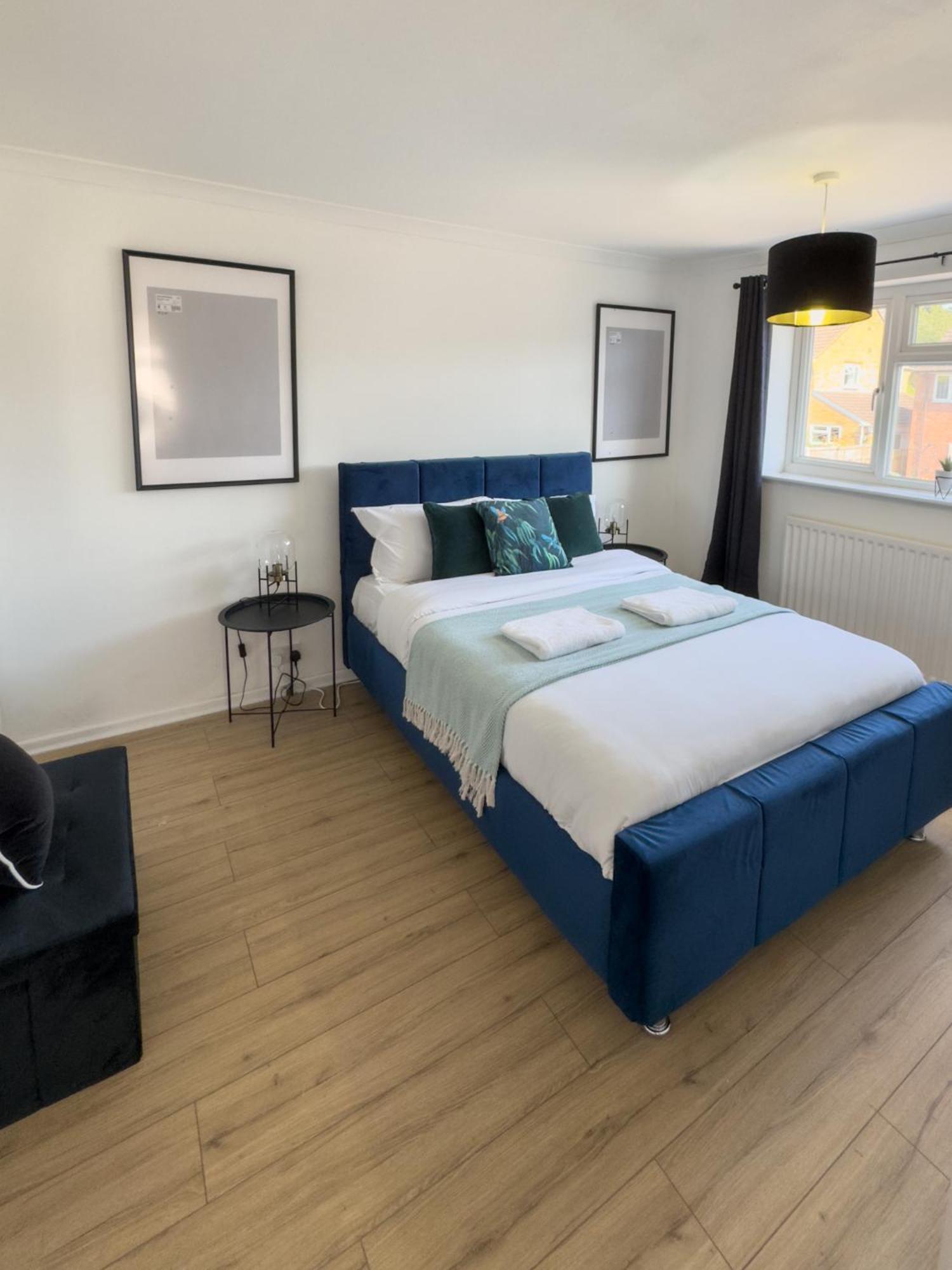Rnm - Business Professionals Ready, Cost Effective For Large Stays! 3 Bedroom Lounge, Private Access & Entire Place, Kitchen & Washroom With Amenities, Smart Tv, Easy Access, Fast Wifi, Large Driveway, Great Transport Links, Near Worcester Hospital A Eksteriør bilde